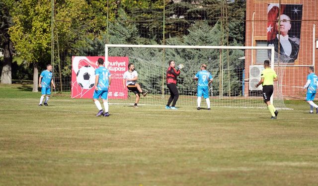 Cumhuriyet Kupası için futbol turnuvası başladı