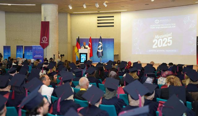 Anadolu Üniversitesi'nden Köln'de mezuniyet töreni