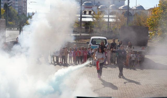 Minikler itfaiyecilik mesleğini yakından tanıdı