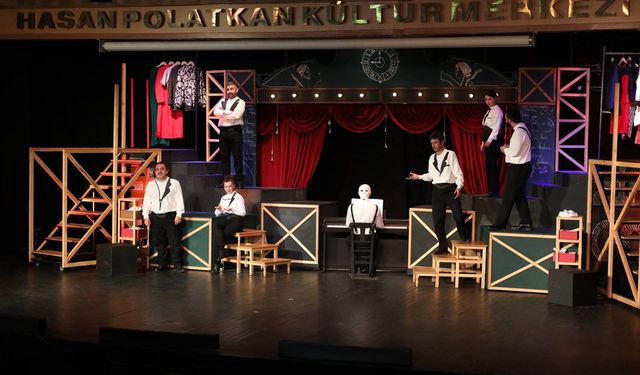 Odunpazarı Belediye Tiyatrosu Sezonu Aziz Nesin’le açtı