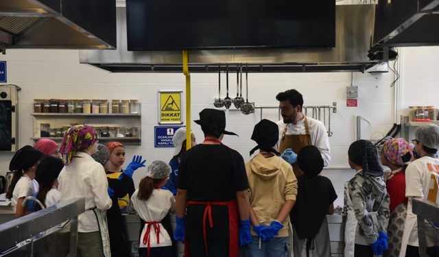 Çocuklar dünya mutfaklarında lezzetli bir yolculuğa çıktı