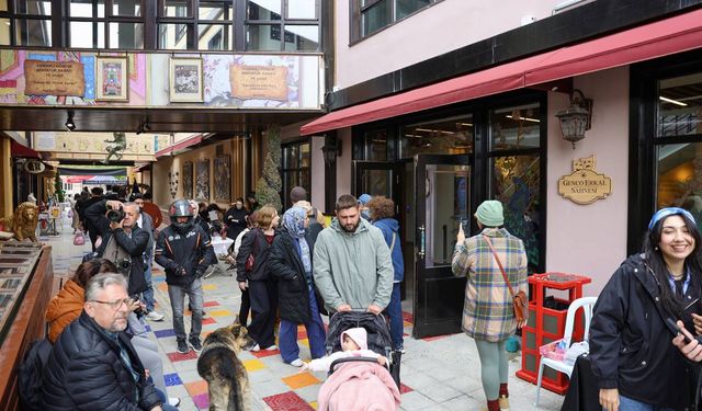 Sanat Sokağı’nda renkli panayır coşkusu