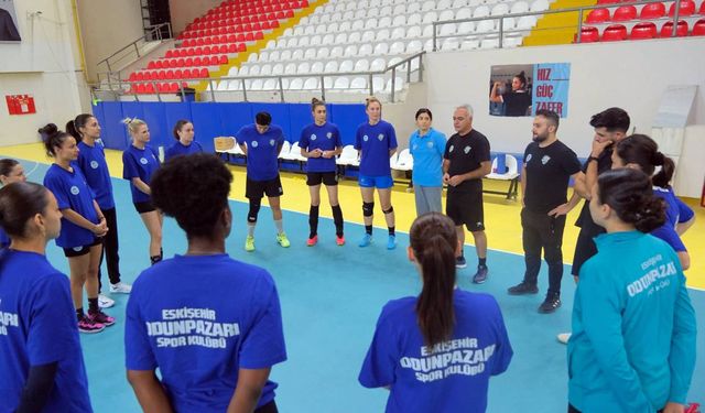 Şehrin Kızları Süper Ligde yoluna devam ediyor