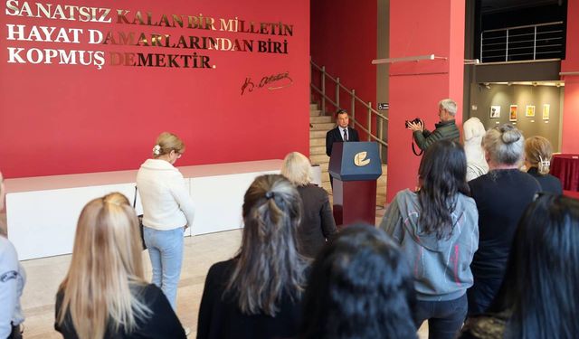 40 yıllık arşiv sanatseverlerle buluştu