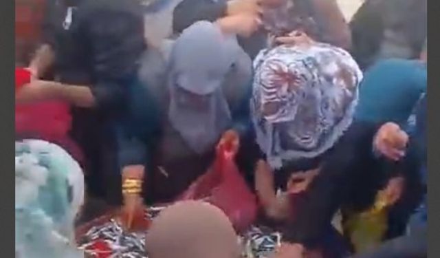 Seyitgazi'de ücretsiz hamsi izdihamı