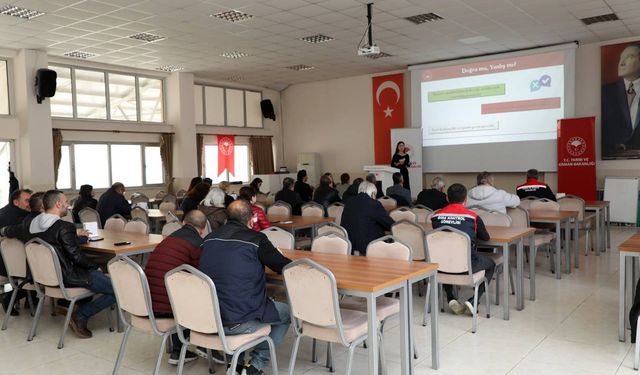 Kamu personeli, kadına yönelik şiddetle ilgili bilgilendirildi