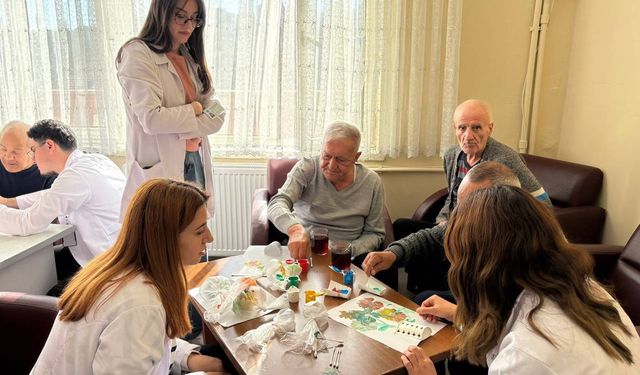 Öğrencilerden yaşlılar için anlamlı etkinlik