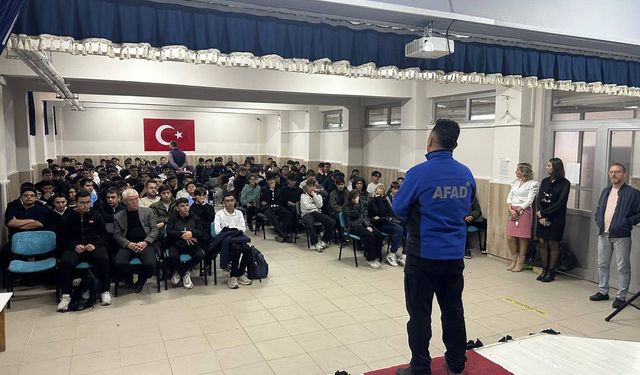 Öğrenciler afetler ve yangınlarla ilgili bilinçlendirildi