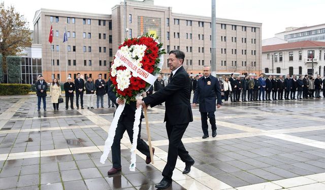 Öğretmenler Günü dolayısıyla çelenk sunma töreni gerçekleştirildi