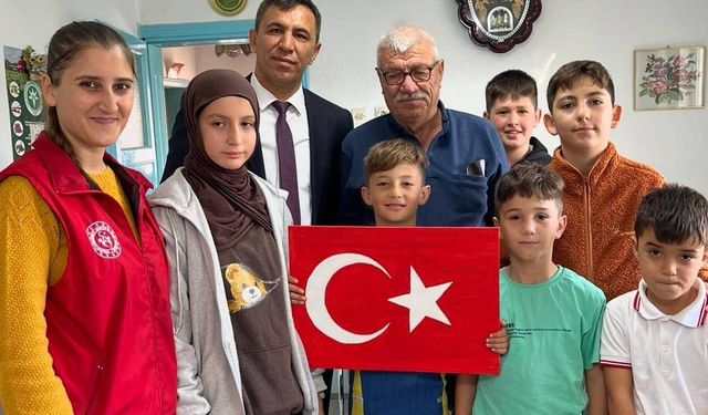 Emekli öğretmene anlamlı ziyaret