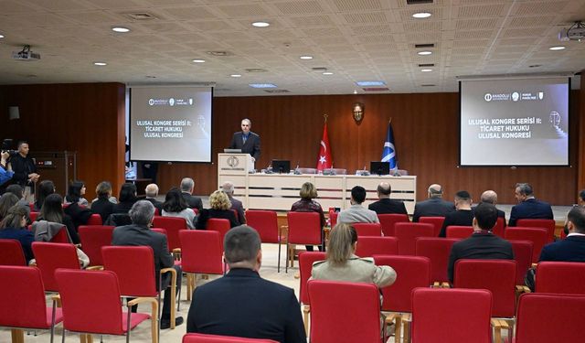 Anadolu Üniversitesi’nde “Ticaret Hukuku Ulusal Kongresi” başladı