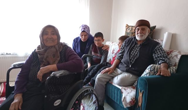 500 aileye tekerlekli sandalye temin edildi