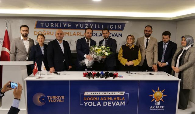 AK Parti merkez ilçelerde devir teslim töreni düzenlendi!