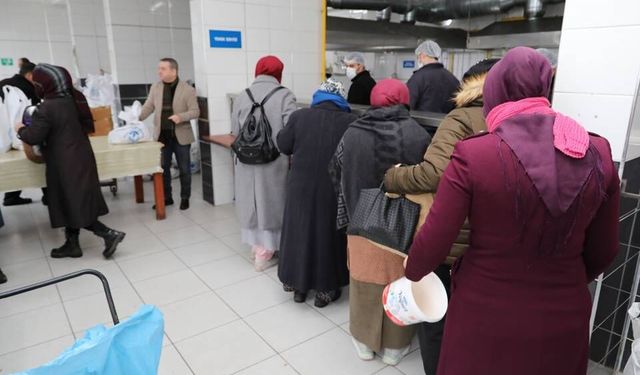 Odunpazarı Aşevi’nden yeni yıla özel dayanışma paketi