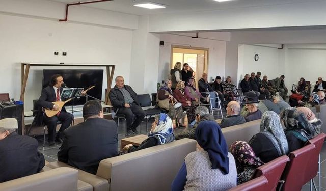 Huzurevi sakinlerine özel konser
