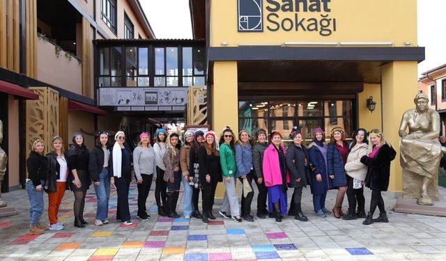 “Cumhuriyet Kadını ve Giysilerle Anılar” büyük ilgi gördü