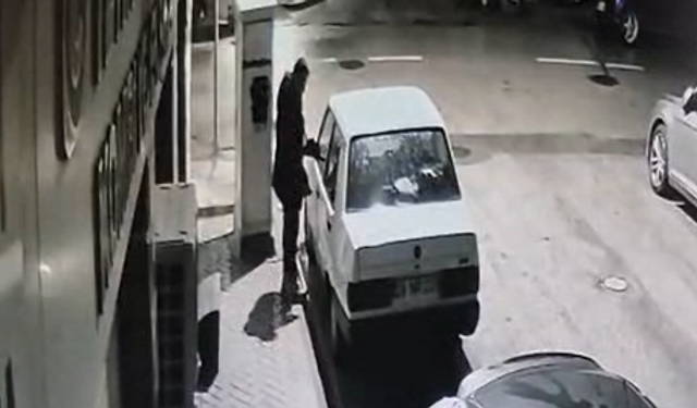 Park halindeki aracı soyan şüpheli yakalandı