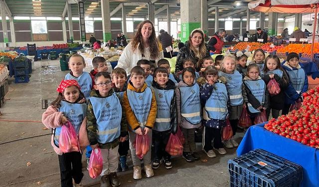 Es Çocuk Evi öğrencileri Yerli Malı Haftası’nda pazarda