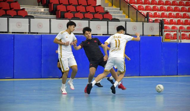Okul sporları genç a erkek futsal müsabakaları başladı