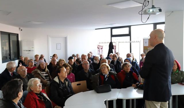 Kıdemli vatandaşların öğrenme yolculuğu devam ediyor