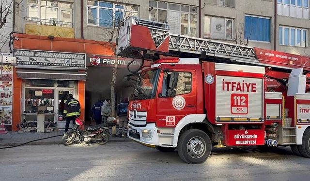 Kediler ısınsın diye kullanılan elektrikli ısıtıcı yangına sebep oldu