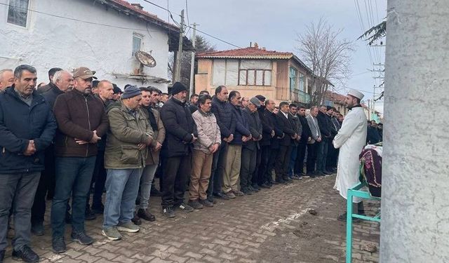 Feci kaza kurbanları toprağa veriliyor