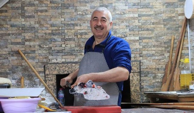 Eskişehirli pidecinin 35 yıllık köz geleneği