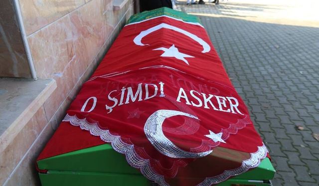 Askere gidecekti, tabutuna "O şimdi asker" yazılı tülbent serildi
