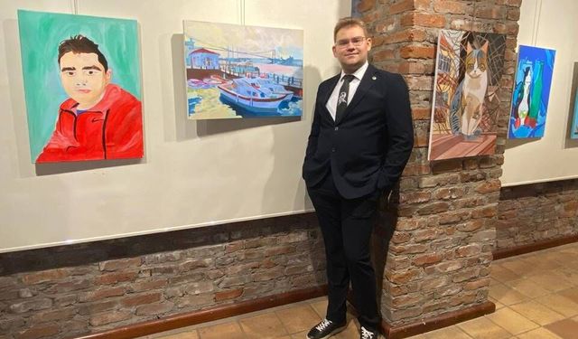 Otizmli ressam Alp Eren Candan'ın resim sergisi