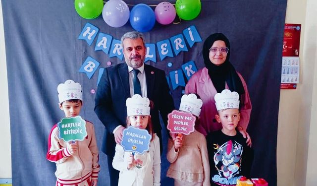 Minik öğrencilerin harfleri bitirme sevinci