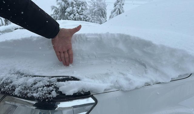 Eskişehir'de kar kalınlığı 25 santimetreyi geçti