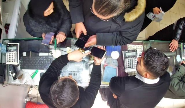 700 bin liralık vurgunu dikkatli esnaf önledi