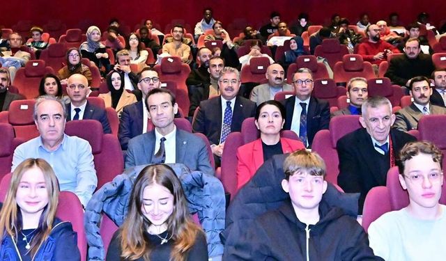 Vali Yılmaz, Gazze'de bir çocuğun şehadet öyküsünü konu alan filmi izledi