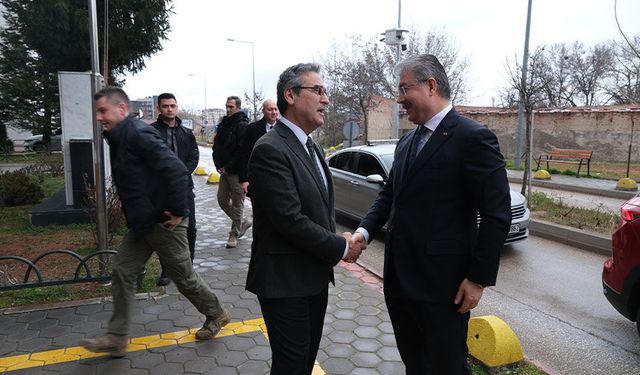 Eskişehir Valisi Yılmaz'dan Tepebaşı'na ziyaret