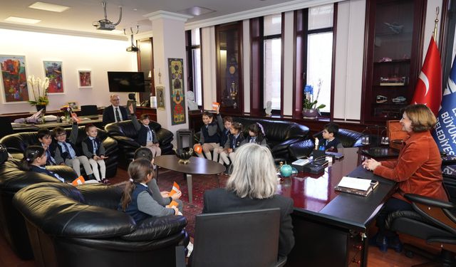 Eskişehir’de öğrenciler Başkan Ünlüce ile buluştu