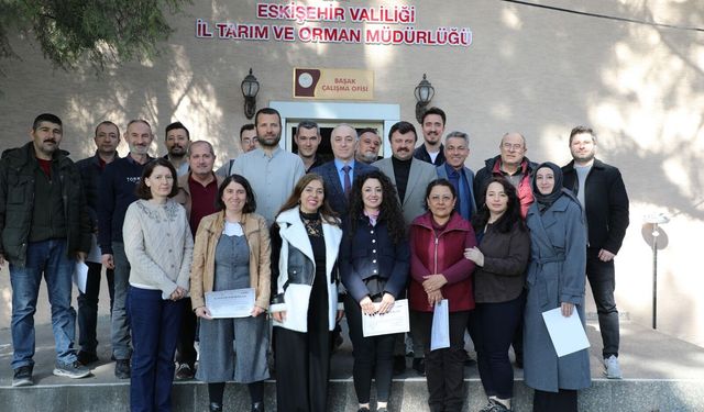 Eskişehir'de arı üreticilerine uygulamalı eğitim