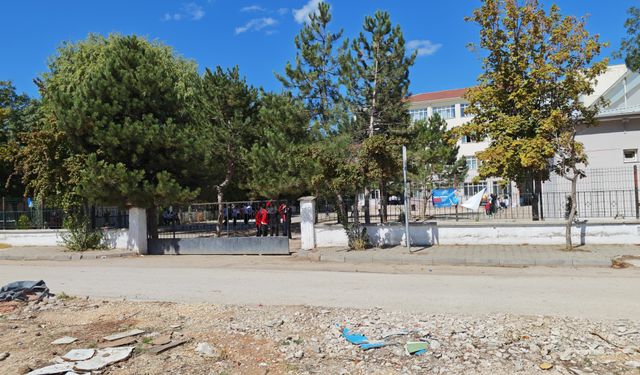 Eskişehir polisi alarmda: Okulda silah paniği