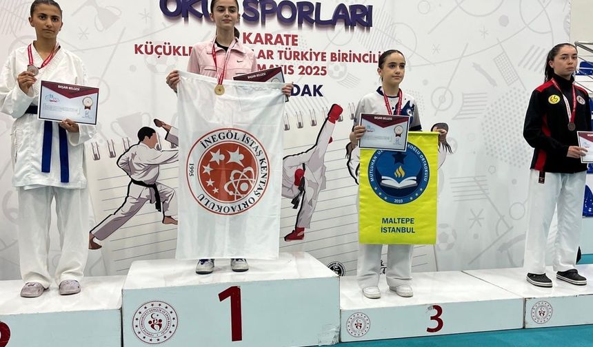 "Küçük Kızlar Türkiye Şampiyonası" katılımcısı Eskişehir'e madalya ile döndü