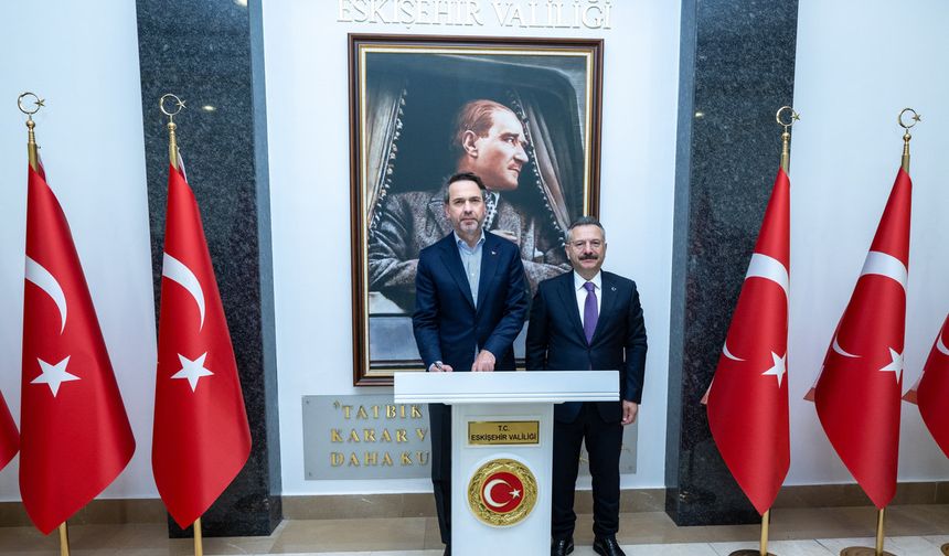 Bakan Bayraktar’dan Eskişehir Valiliği’ne ziyaret