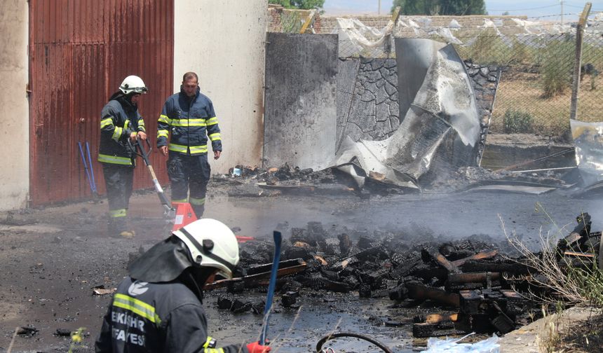 Eskişehir'de süt fabrikasında palet yangını