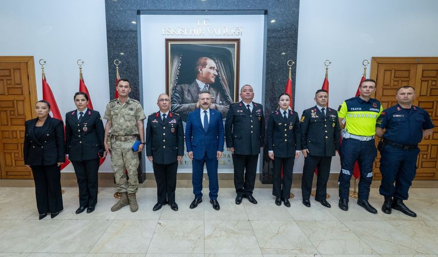 İl Jandarma Komutanı Demir ve jandarma personeli, Vali Aksoy'u ziyaret etti