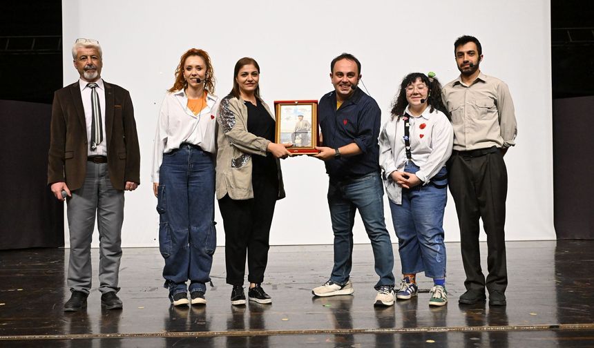 Odunpazarı Tiyatrosu Kırşehir’deki çocuklarla