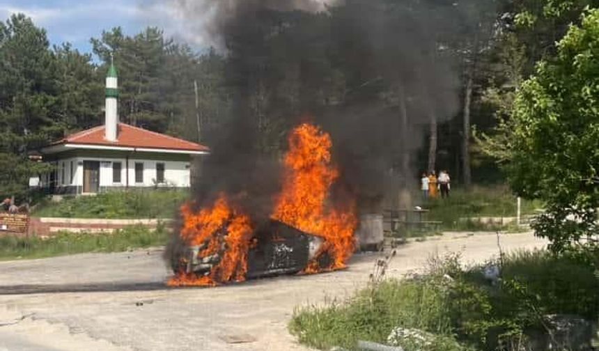 Sarıcakaya yolunda araç yangını