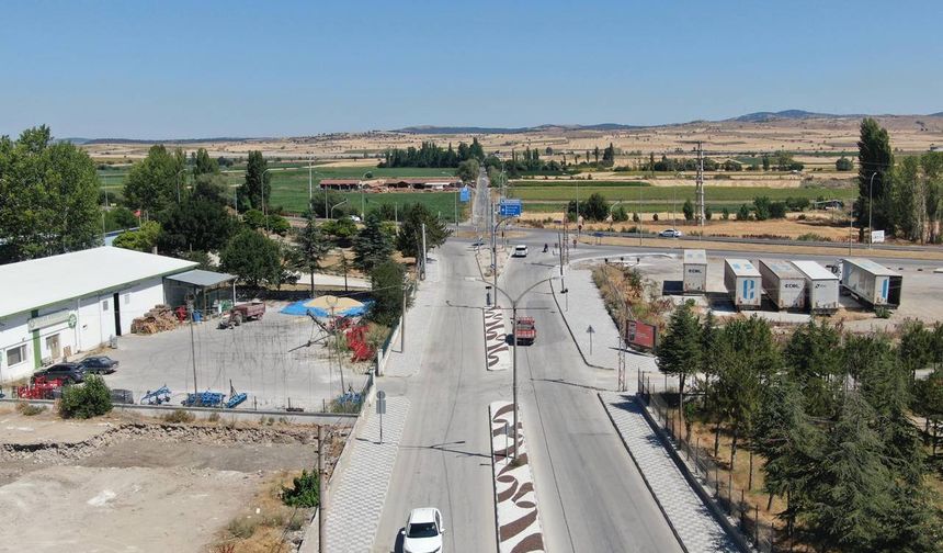 Mustafa Kemal Caddesi’nde kaldırım çalışmaları tamamlandı