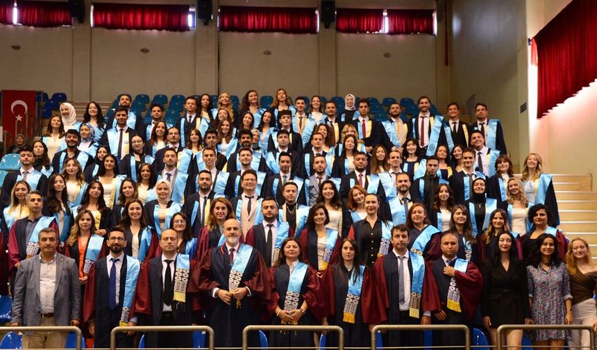 ESOGÜ Diş Hekimliği Fakültesi 2025 mezunlarını verdi