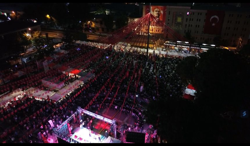 Valilik Meydanı'nda 15 Temmuz anma programı gerçekleştirildi