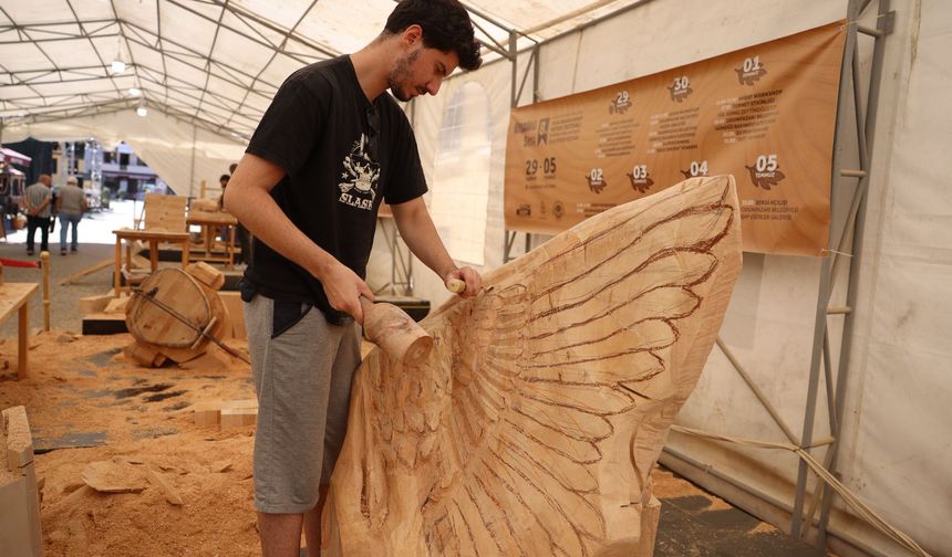 Odunpazarı’nda Ahşap Heykel Festivali devam ediyor