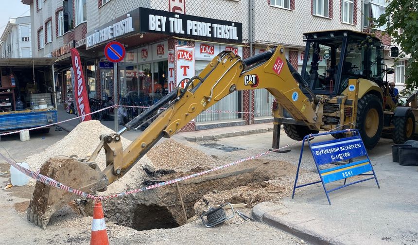 Altyapı çalışmasında göçük oluştu, 2 işçi yaralandı