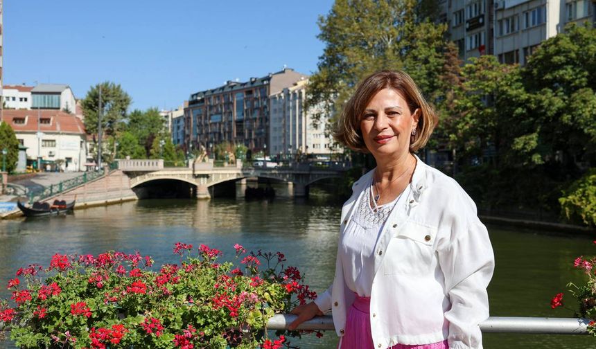 Başkan Ünlüce'den gençlere “Eskişehir'e hoş geldiniz” mesajı
