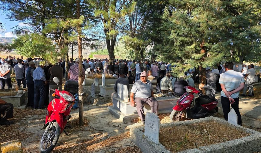İki ay önce evlenen genç hafız trafik kazasında hayatını kaybetti